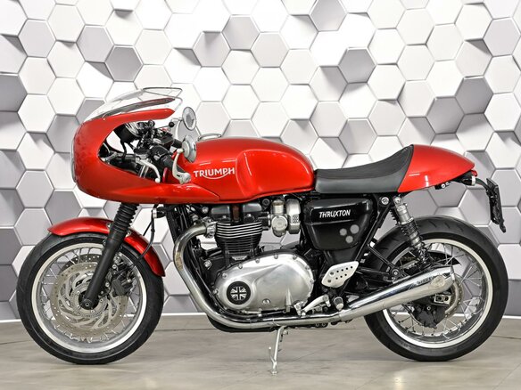 2018 Triumph Thruxton, красный, 899000 рублей - вид 3