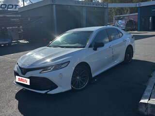 2020 Toyota Camry VIII (XV70), белый, 2085000 рублей, вид 1