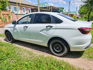 2024 Lada (ВАЗ) Vesta I Рестайлинг (NG), белый, 1100000 рублей, вид 4