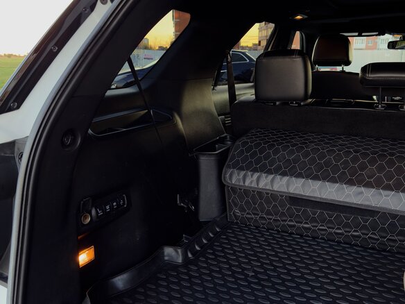 2016 Ford Explorer V Рестайлинг, белый, 2700000 рублей - вид 11