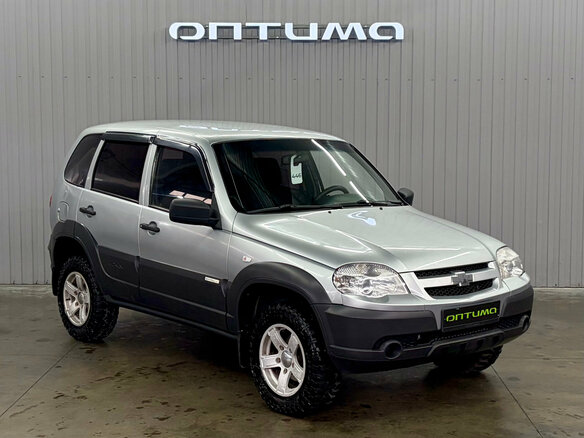 2014 Chevrolet Niva I Рестайлинг, серебристый, 627000 рублей - вид 2