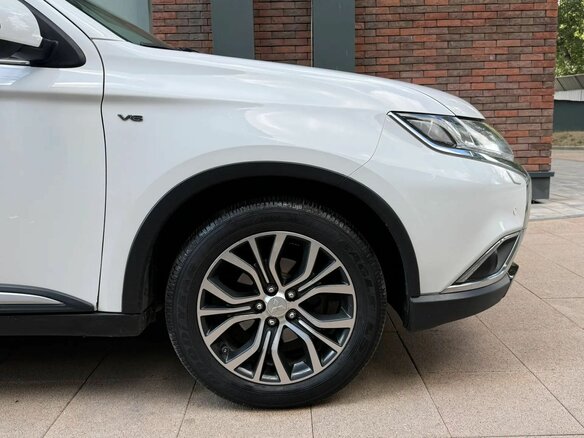2016 Mitsubishi Outlander III Рестайлинг 2, белый, 2130000 рублей - вид 26