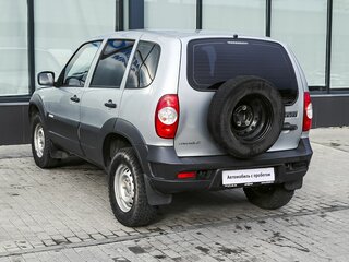 2015 Chevrolet Niva I Рестайлинг, серебристый, 519000 рублей, вид 3