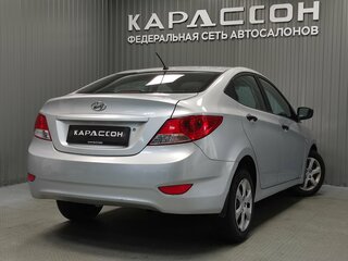 2012 Hyundai Solaris I, серебристый, 625000 рублей, вид 2