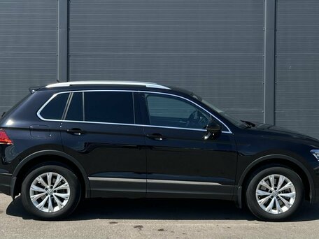 2017 Volkswagen Tiguan Allspace II, чёрный, 1760000 рублей, вид 5