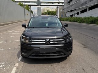 2023 Volkswagen Tharu I, серый, 1890000 рублей, вид 2