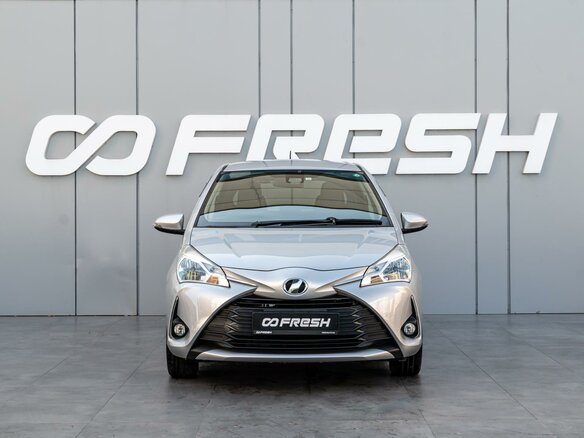 2017 Toyota Vitz III (XP130) Рестайлинг 2, серый, 990000 рублей - вид 2