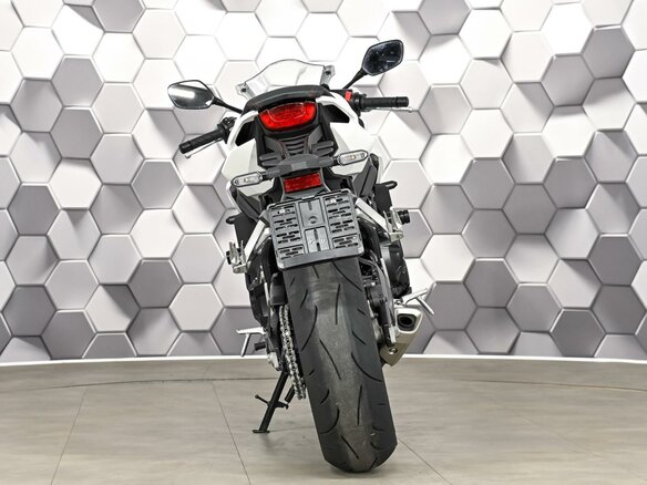 2024 Honda CBR 650R, белый, 1099000 рублей - вид 5