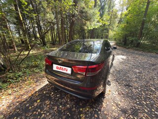 2015 Kia Rio III Рестайлинг, коричневый, 890000 рублей, вид 4
