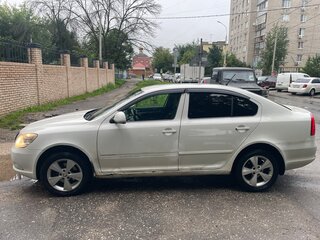 2011 Skoda Octavia II (A5) Рестайлинг, белый, 495000 рублей, вид 4