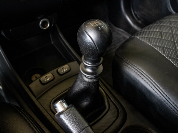 2011 SsangYong Actyon II, чёрный - вид 16