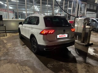 2021 Volkswagen Tiguan II Рестайлинг, белый, 3360000 рублей, вид 4