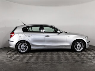 2009 BMW 1 серии 116i I (E81/E82/E87/E88) Рестайлинг, серебристый, 599000 рублей, вид 4