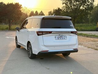 2023 Wuling Jiachen, белый, 1390000 рублей, вид 5