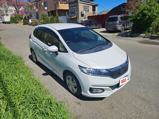 2018 Honda Fit III Рестайлинг, белый, 1555000 рублей, вид 1