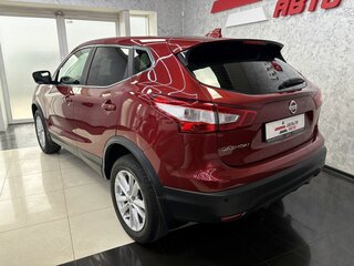 2018 Nissan Qashqai II, красный, 1735000 рублей, вид 3