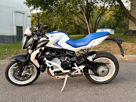 2014 MV Agusta Brutale 800, белый, 680000 рублей, вид 3