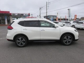 2018 Nissan X-Trail III Рестайлинг, белый, 1900000 рублей, вид 4