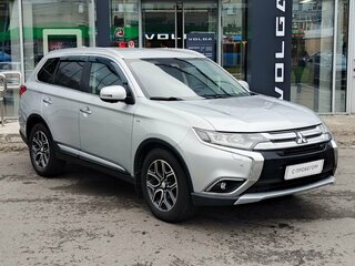 2017 Mitsubishi Outlander III Рестайлинг 2, серебристый, 2439000 рублей, вид 3