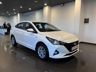 2022 Hyundai Solaris II Рестайлинг, белый, 1720000 рублей, вид 1