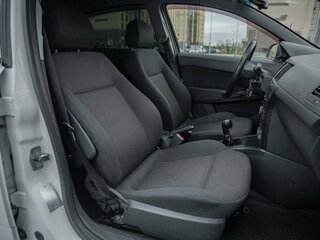 2011 Opel Astra H Рестайлинг, белый, 470000 рублей, вид 5
