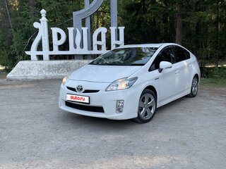2011 Toyota Prius III Рестайлинг (XW30), белый, 1050000 рублей, вид 1