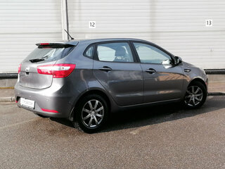 2013 Kia Rio 5-speed III, серый, 494000 рублей, вид 5