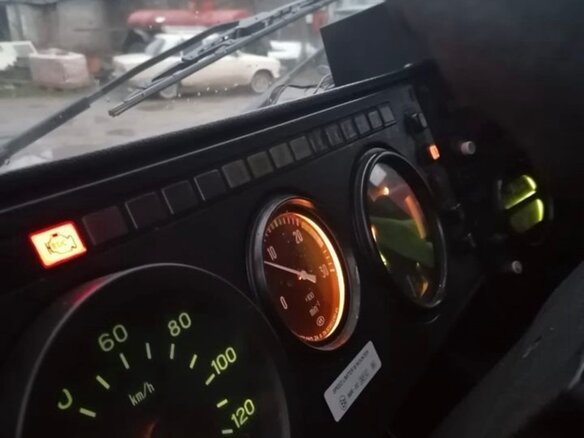 2008 МАЗ 5550, белый, 1430000 рублей - вид 5
