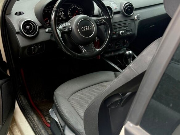 2011 Audi A1 I (8X), белый, 1035000 рублей - вид 6