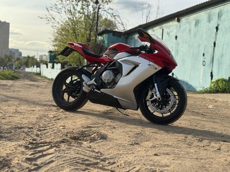 2012 MV Agusta F3 675, красный, 690000 рублей, вид 1