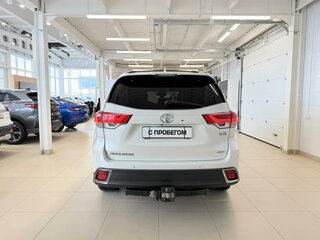 2018 Toyota Highlander III (XU50) Рестайлинг, белый, 4199000 рублей, вид 5