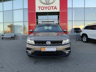 2020 Volkswagen Tiguan II, коричневый, 2296000 рублей, вид 2
