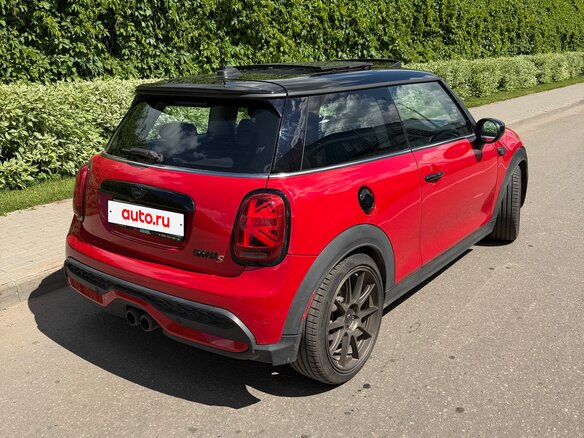 2021 Mini Hatch Cooper S III (F55/F56) Рестайлинг 2, красный, 2675000 рублей - вид 8