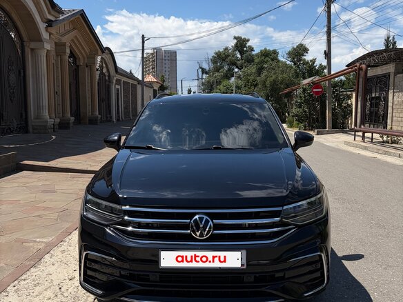 2021 Volkswagen Tiguan Allspace II Рестайлинг, чёрный, 2180000 рублей - вид 1