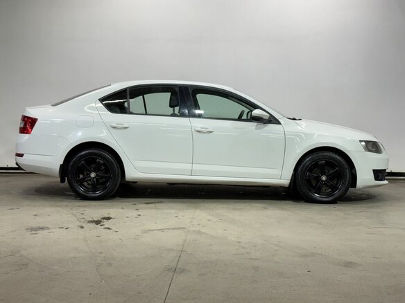 2013 Skoda Octavia III (A7), белый - вид 3