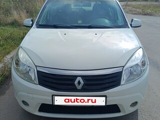 2011 Renault Sandero I, белый, 390000 рублей, вид 2