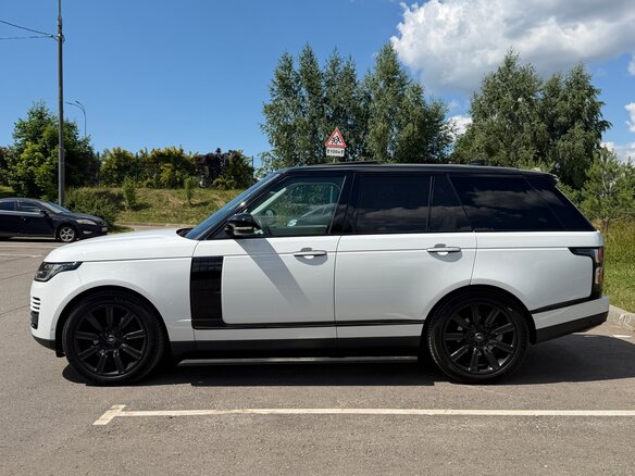 2019 Land Rover Range Rover IV Рестайлинг, белый, 6900000 рублей - вид 9