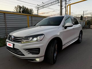 2016 Volkswagen Touareg II Рестайлинг, белый, 2580000 рублей, вид 1