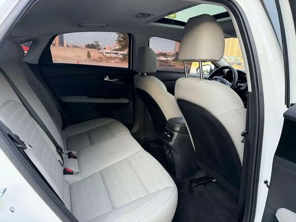 2023 Kia K3 II (China Market) Рестайлинг, белый, 1650000 рублей - вид 16