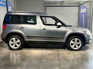 2017 Skoda Yeti I Рестайлинг, серый, 1380000 рублей, вид 4