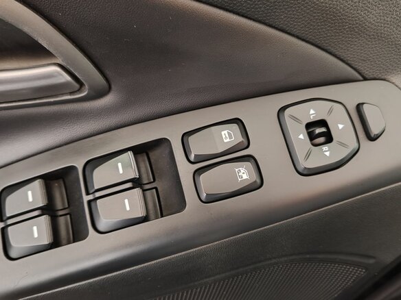 2014 Hyundai ix35 I Рестайлинг, чёрный, 1240000 рублей - вид 16