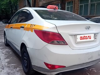 2015 Hyundai Solaris I Рестайлинг, белый, 420000 рублей, вид 2