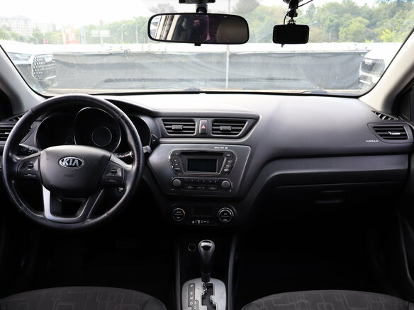 2013 Kia Rio 4-speed III, бежевый - вид 6