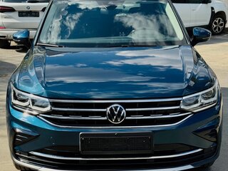 2022 Volkswagen Tiguan II Рестайлинг, синий, 2830000 рублей, вид 2