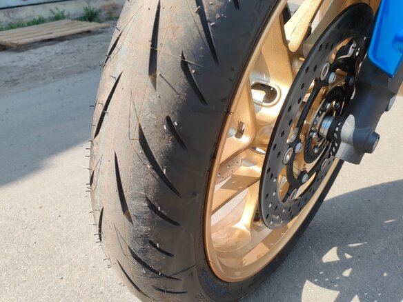 2025 Yamaha XSR900, синий, 1349000 рублей - вид 16