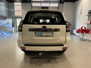 2021 Toyota Land Cruiser Prado 150 Series Рестайлинг 3, белый, 5327000 рублей, вид 5