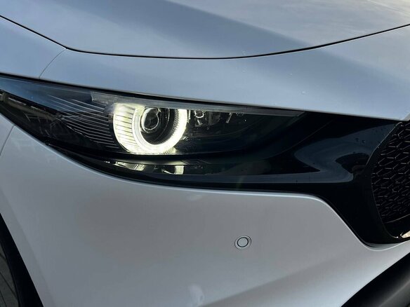 2026 Mazda 3 IV (BP), белый, 3600000 рублей - вид 4