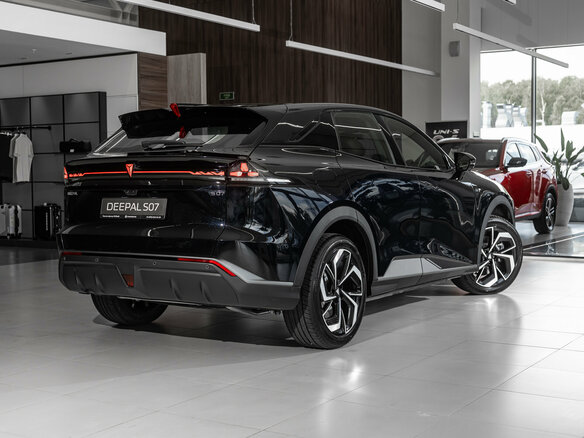 2025 Changan Deepal S07 31.73 kWh I, чёрный, 5289900 рублей - вид 3