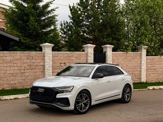 2022 Audi Q8 55 TFSI I (4M), белый, 9900000 рублей, вид 2