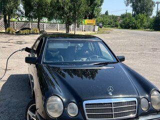 1997 Mercedes-Benz E-Класс 200 II (W210, S210), чёрный, 400000 рублей, вид 1